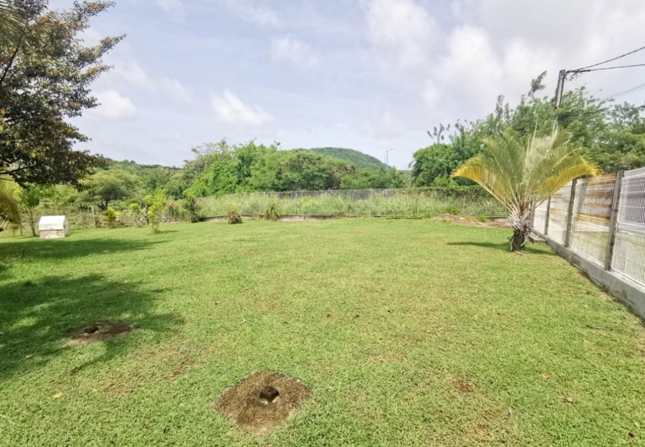 Villa in Sainte-Anne - Villa à Sainte Anne Ref M055b 3ch + 1 appt piscine