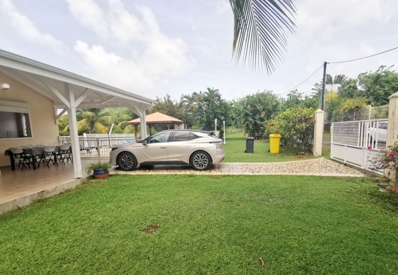 Villa in Sainte-Anne - Villa à Sainte Anne Ref M055b 3ch + 1 appt piscine