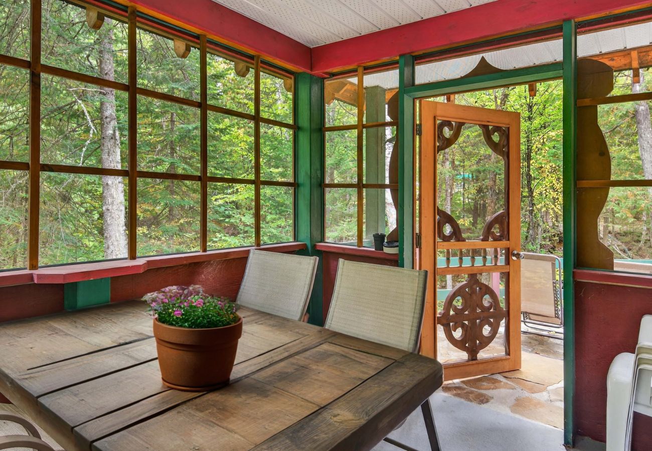 Chalet in Montreal - CAN028 : L'Hirondelle