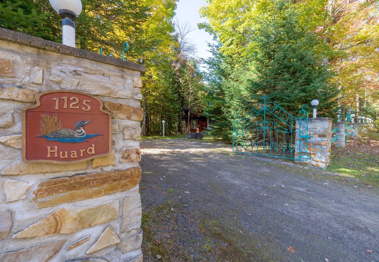 Chalet in Montreal - CAN029 : Le Huard