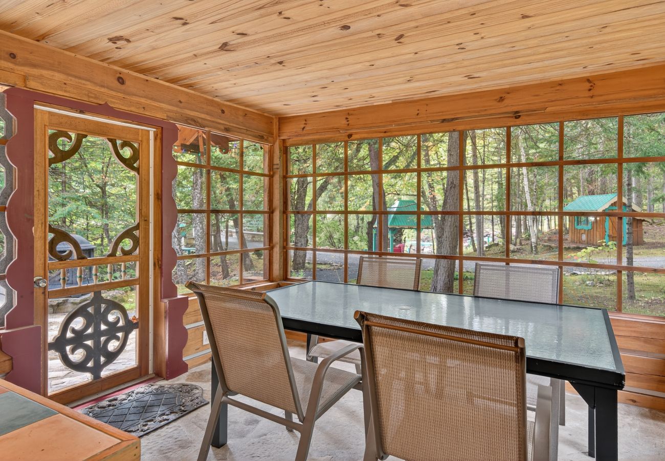 Chalet in Montreal - CAN029 : Le Huard