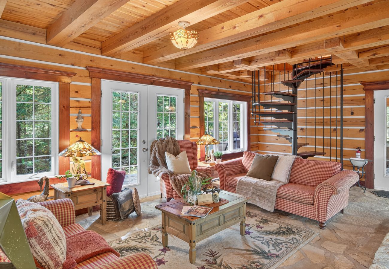 Chalet in Montreal - CAN029 : Le Huard