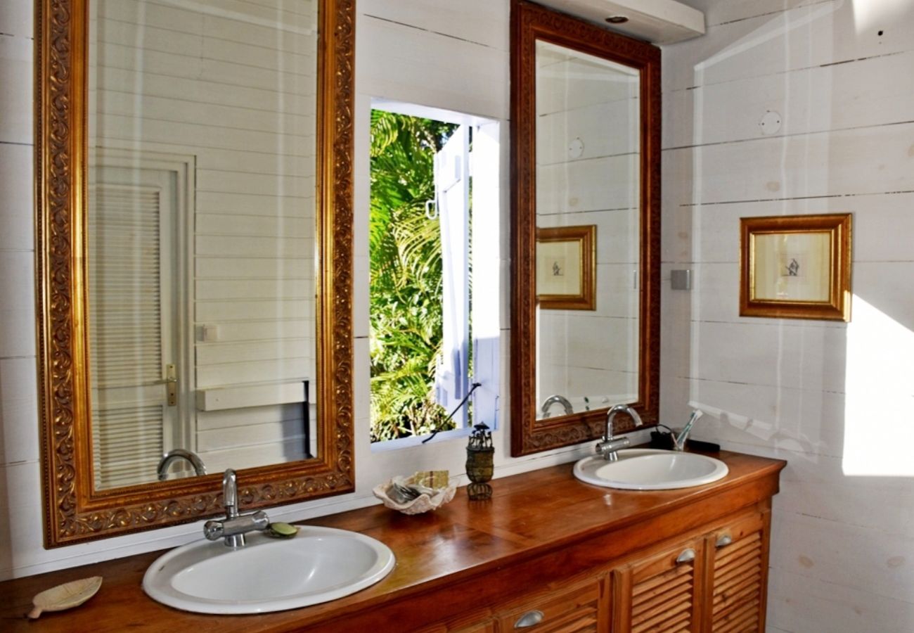 Villa in Deshaies - Villa Bleu Outremer à Deshaies Ref GEA007