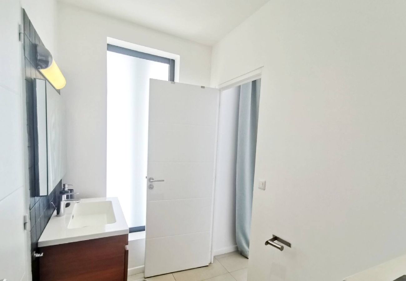 Villa à Le Diamant - Villa de standing au Diamant Ref M160 4 chambres v
