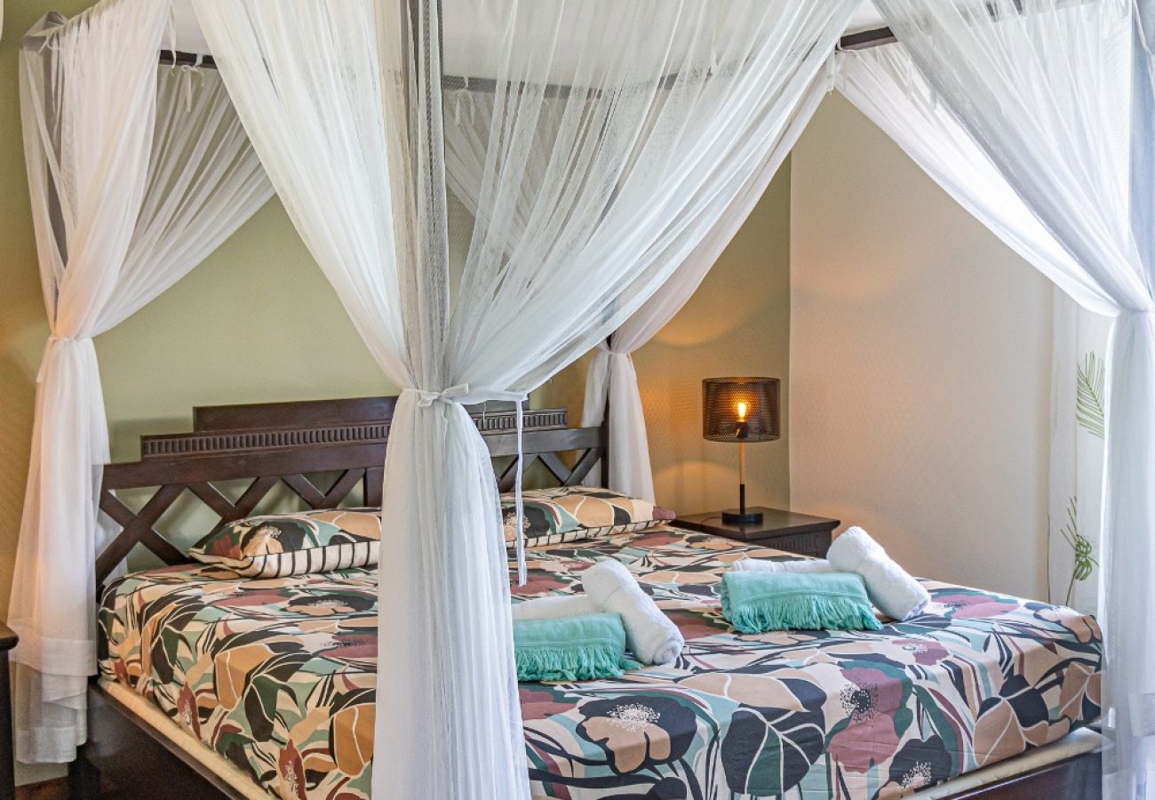 Villa à Deshaies - Villa à Deshaies G166A vue mer 3ch piscine