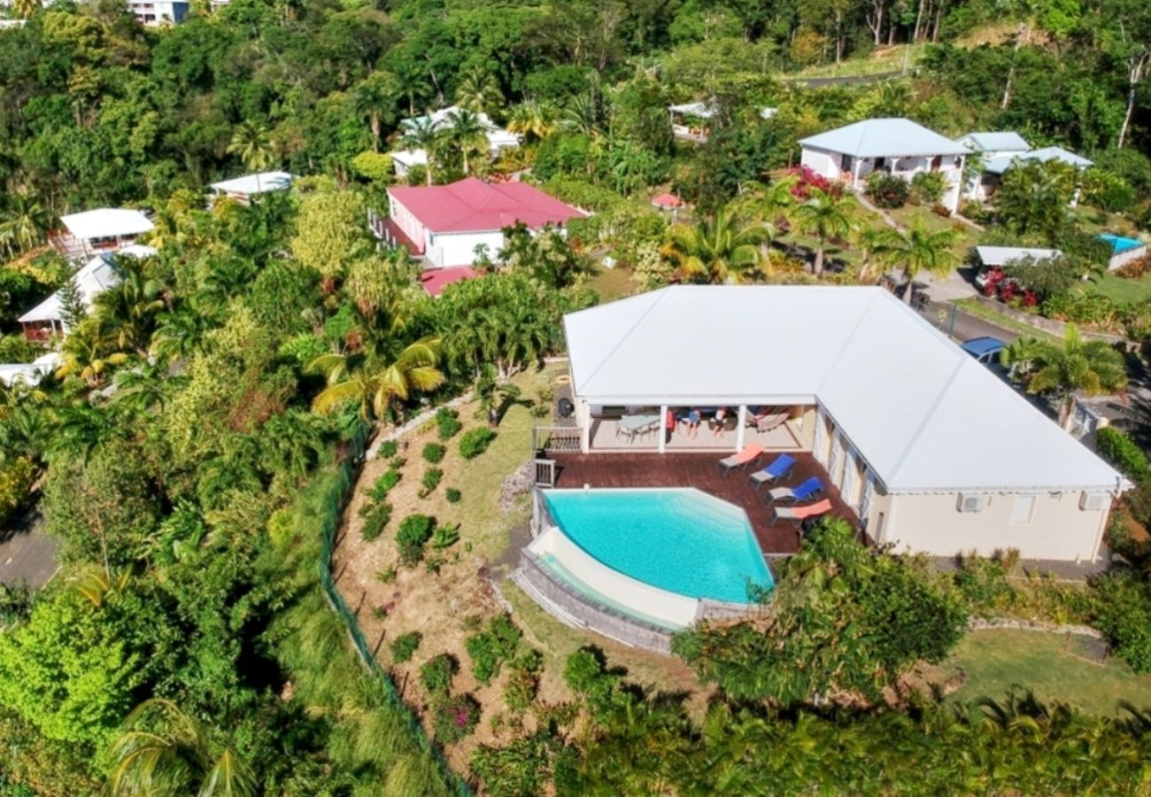Villa à Deshaies - Villa à Deshaies G166A vue mer 3ch piscine