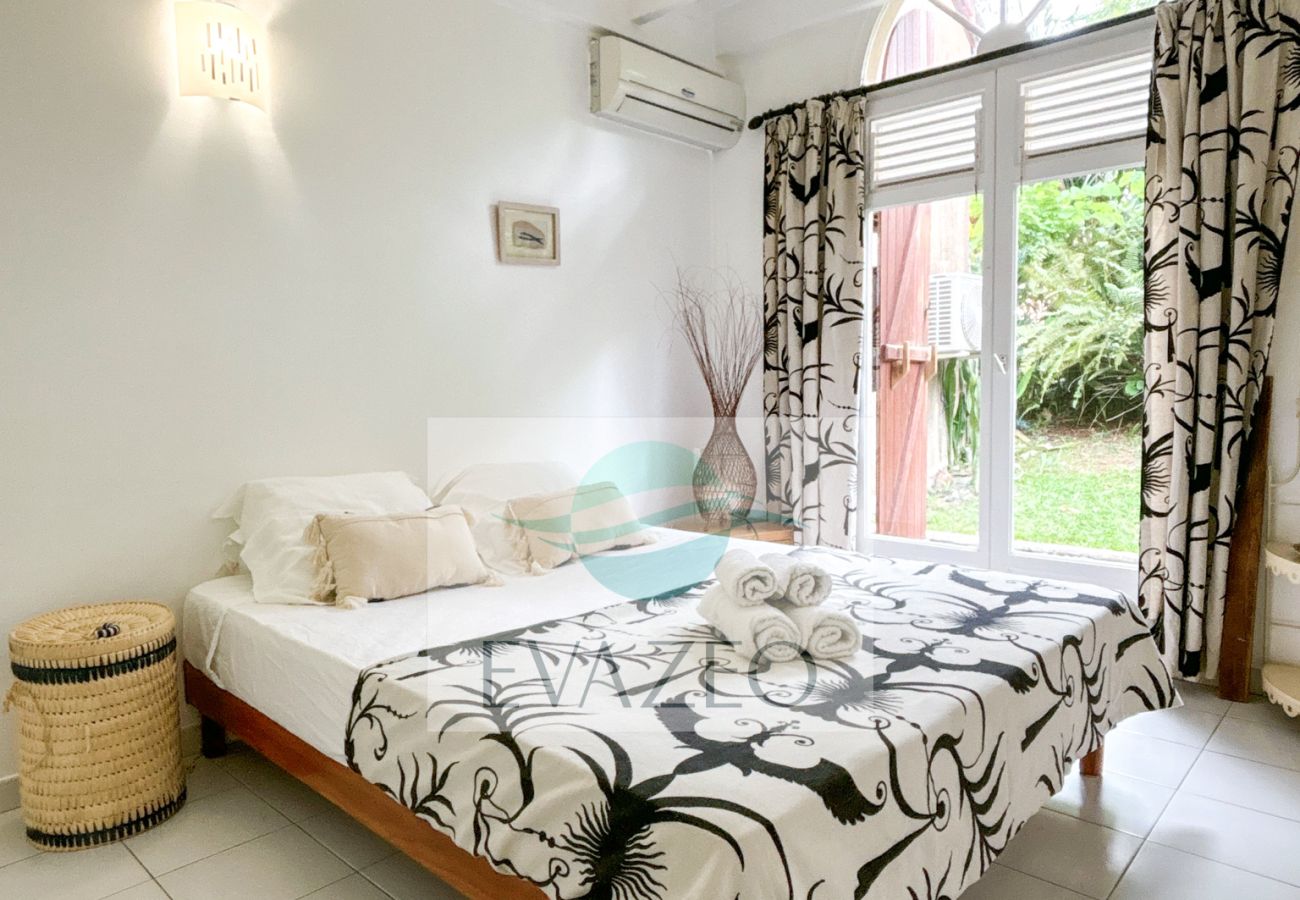 Villa à Sainte-Anne - Villa à Sainte Anne Ref M019 - 2 ch plage à 400m