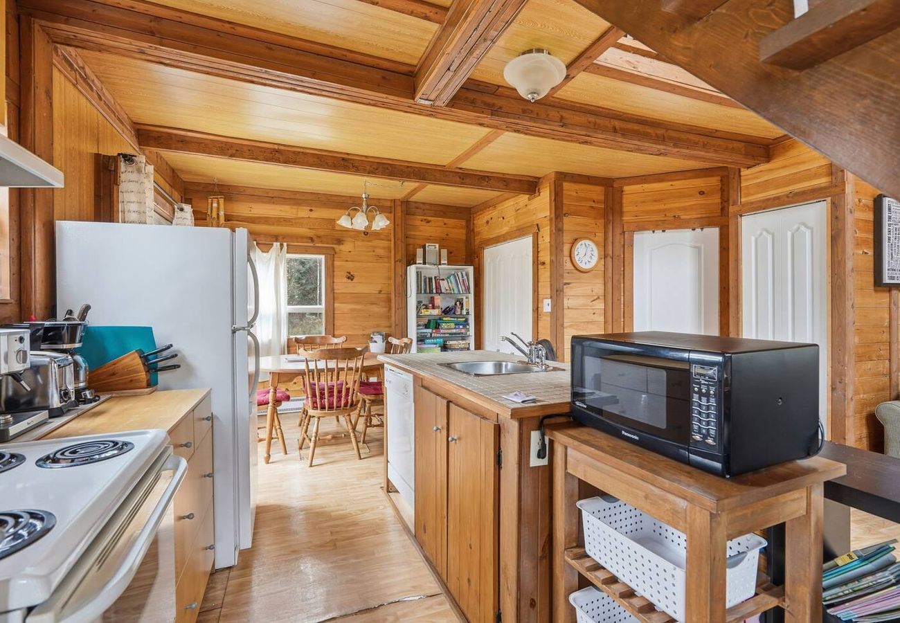 Chalet à Charlevoix-Est - CAN012 - Le P'tit Chal'eureux