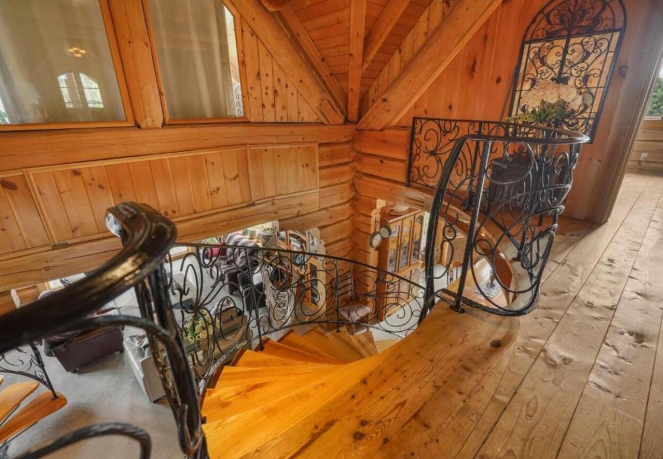 Maison à Laval - CAN017 : La Maison en Bois Rond