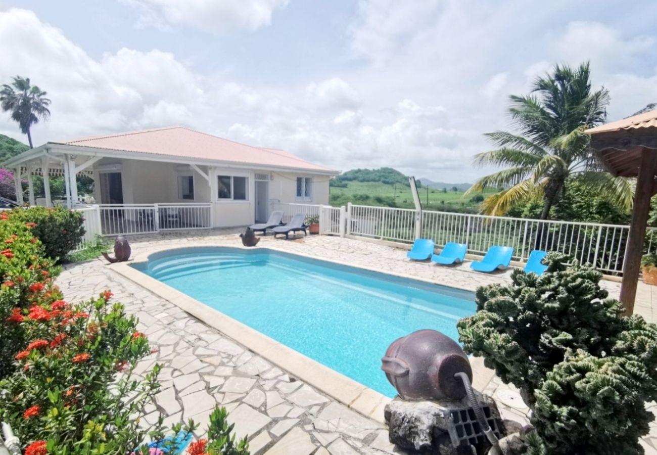 Villa à Sainte-Anne - Villa à Sainte Anne Ref M055b 3ch + 1 appt piscine