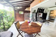 Appartement à Les Trois-Ilets - T2 BIS TROIS ILETS 1 ch REF M-000100