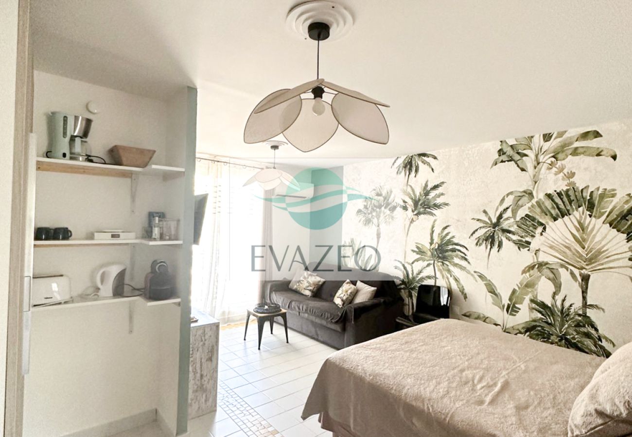 Appartement à Saint-François - STUDIO 25m2 MANGANAO REF PMV005