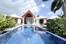 villa à Lamentin - Superbe Villa 7CH au Lamentin Guadeloupe REF PM008