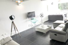 Appartement à Le Gosier - Appartement T4 100m2 standing vue mer REFPM009