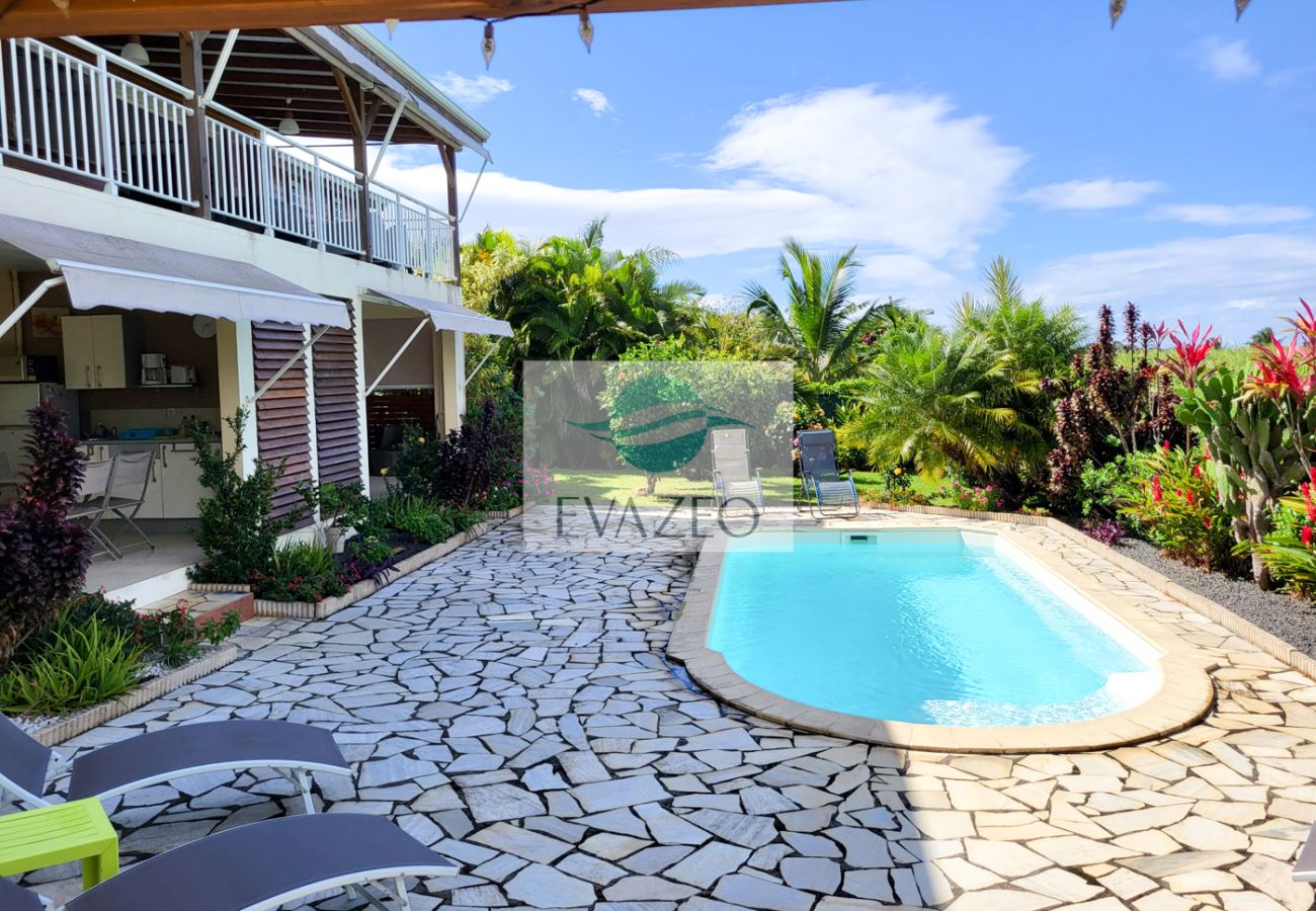 villa à Sainte-Rose - Villa à STE ROSE 165m2, 150m de la mer REFP14