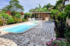 villa à Sainte-Rose - Villa à STE ROSE 165m2, 150m de la mer REFP14
