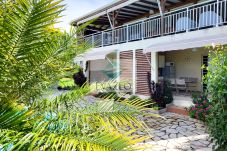 villa à Sainte-Rose - Villa à STE ROSE 165m2, 150m de la mer REFP14